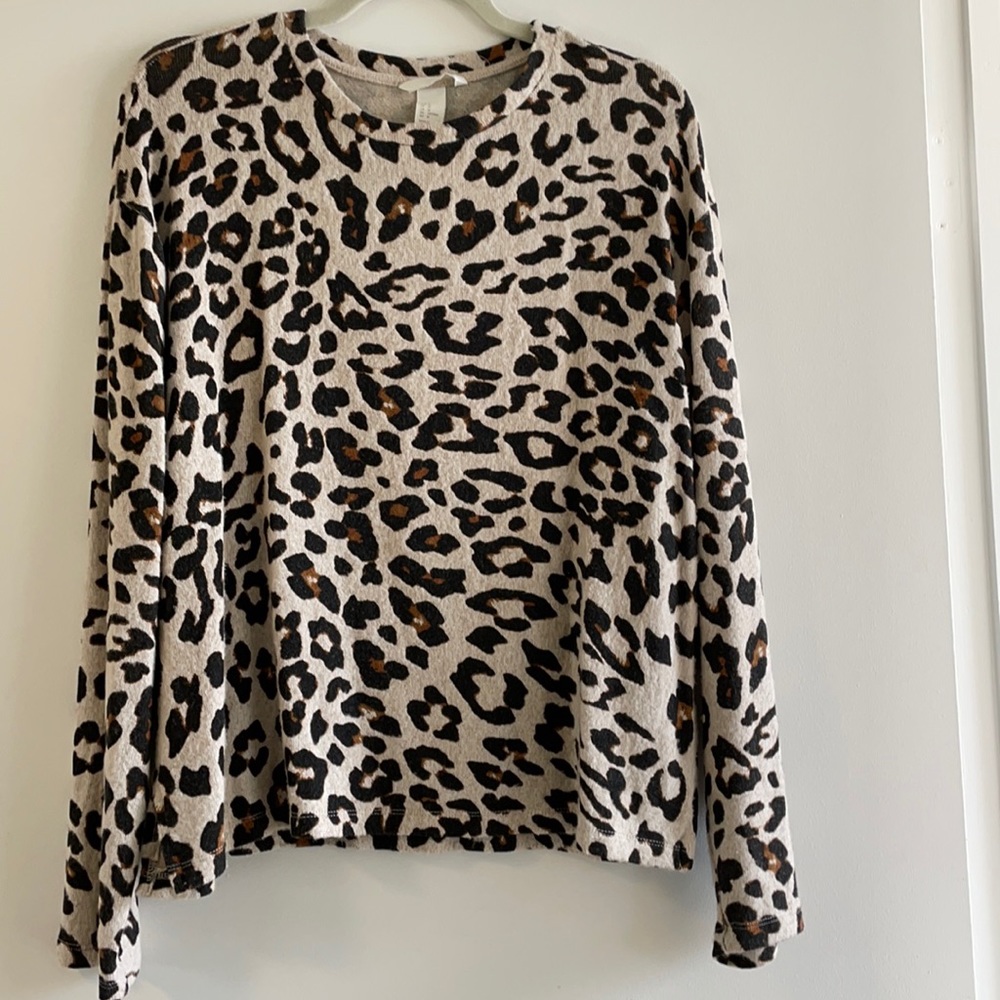 H&M cheetah print knit sweater